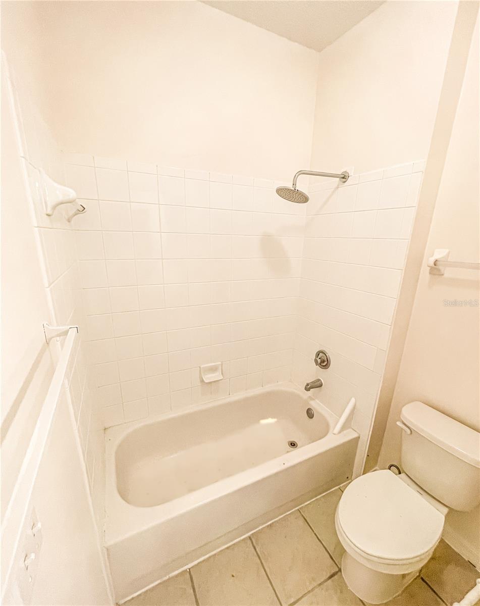 Image 5 of 12 For 10000 52nd Avenue K59