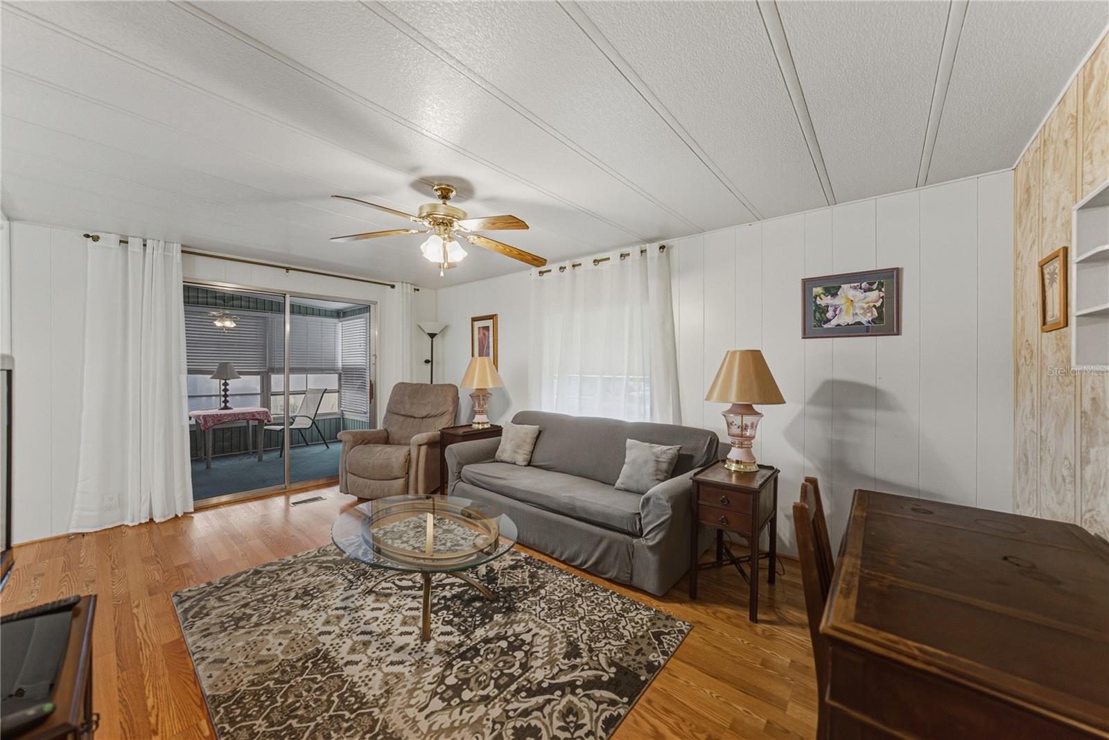 Image 10 of 39 For 37843 Barcelona Avenue