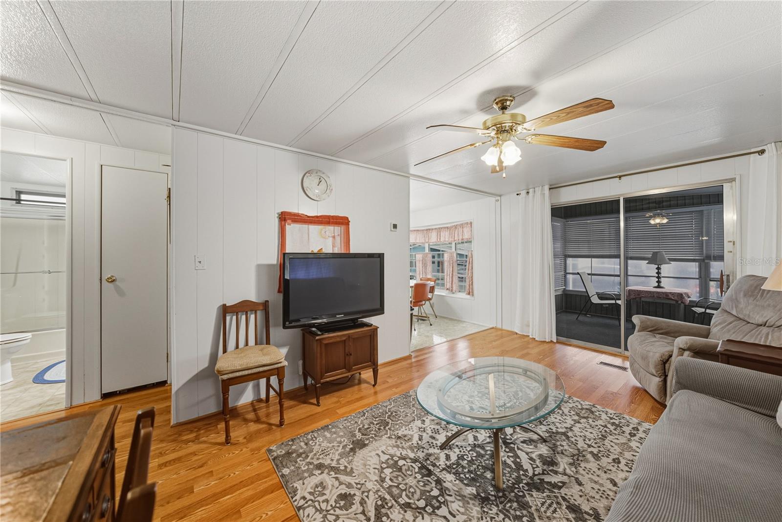 Image 11 of 39 For 37843 Barcelona Avenue