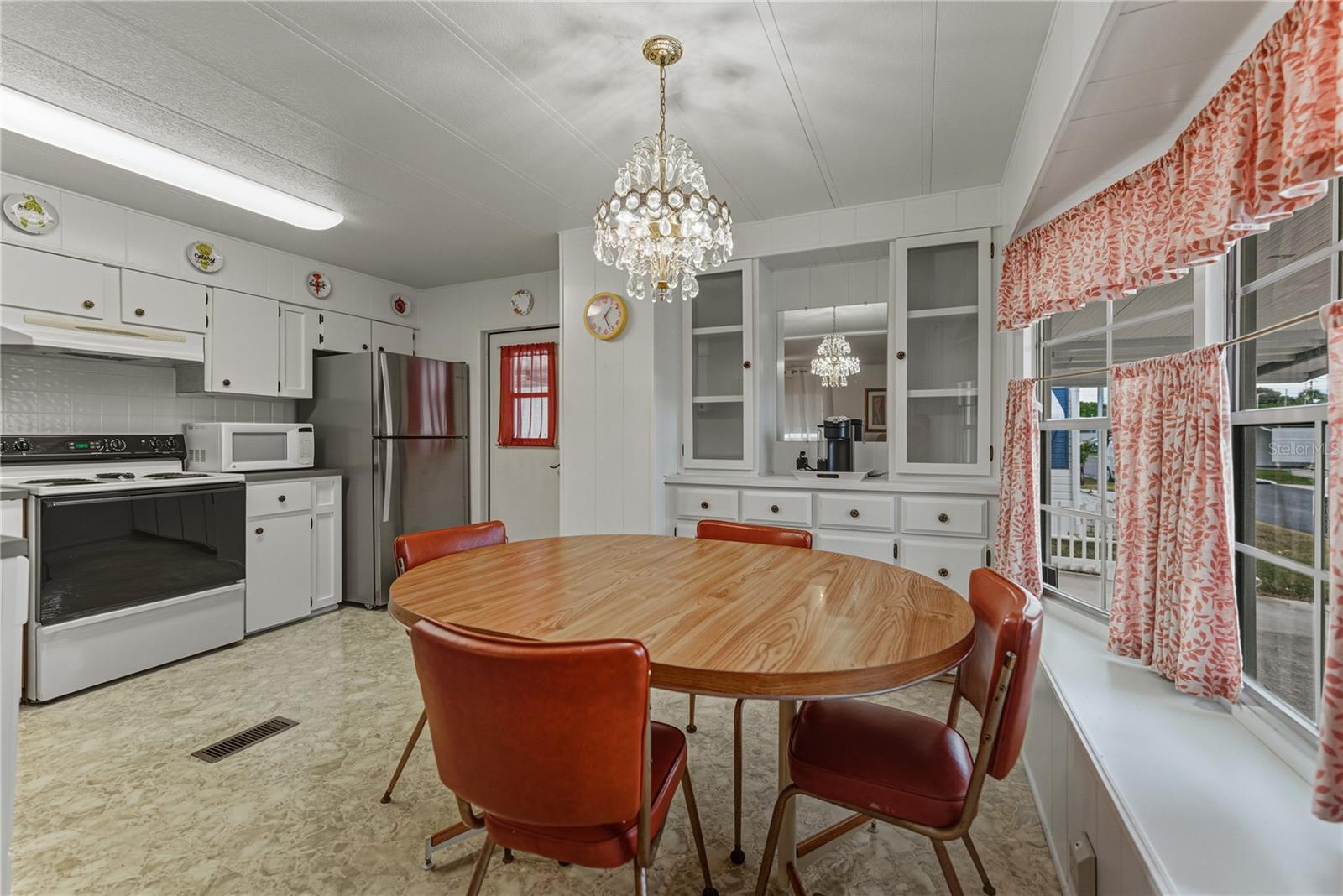 Image 12 of 39 For 37843 Barcelona Avenue