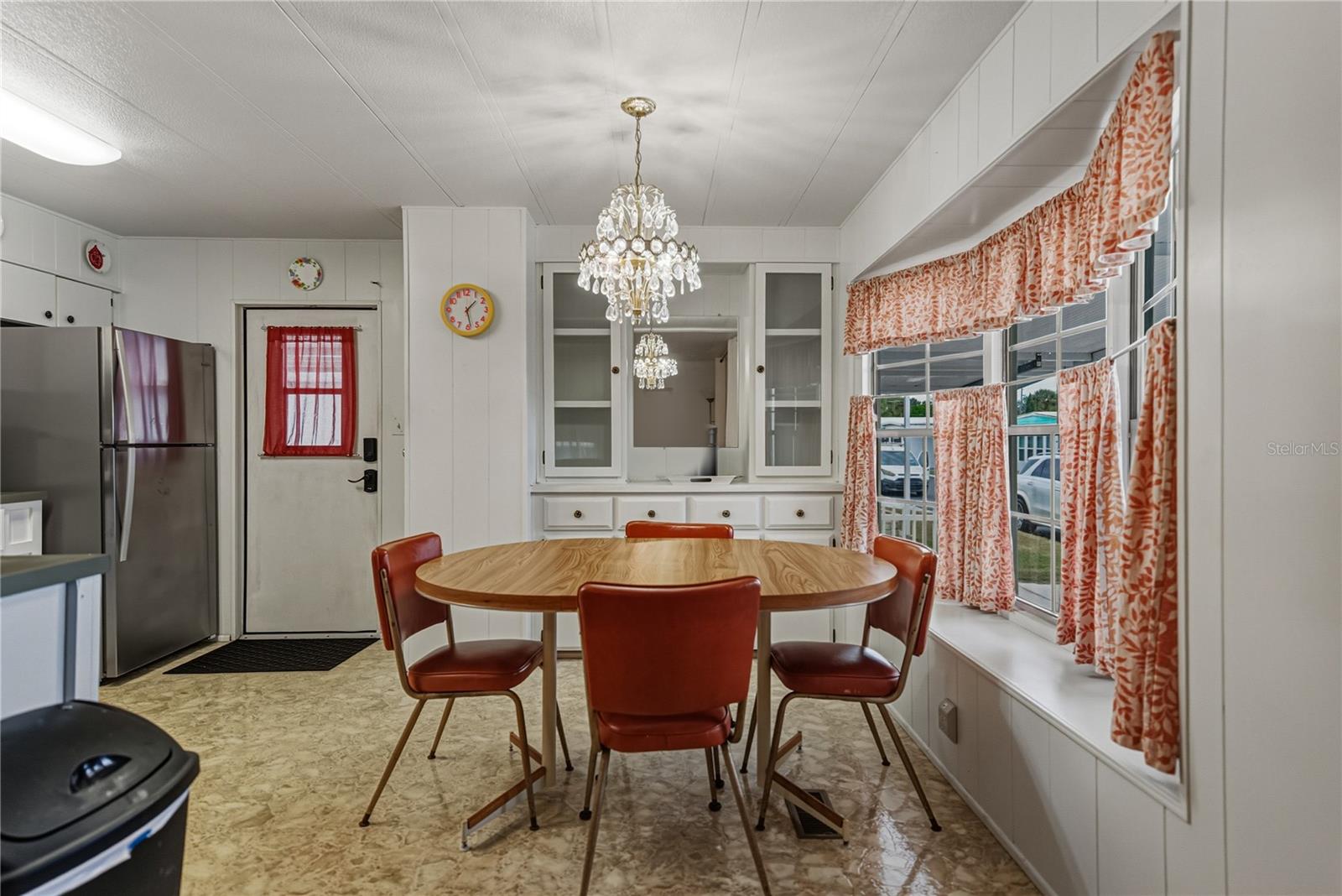 Image 17 of 39 For 37843 Barcelona Avenue