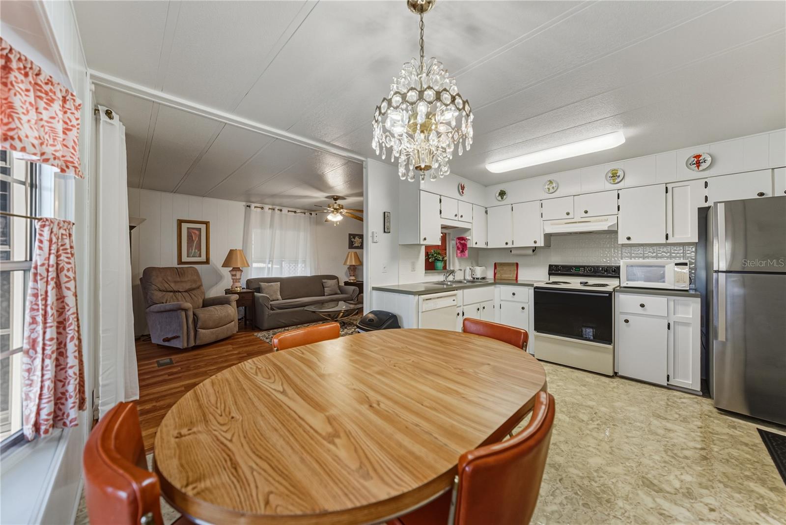 Image 19 of 39 For 37843 Barcelona Avenue