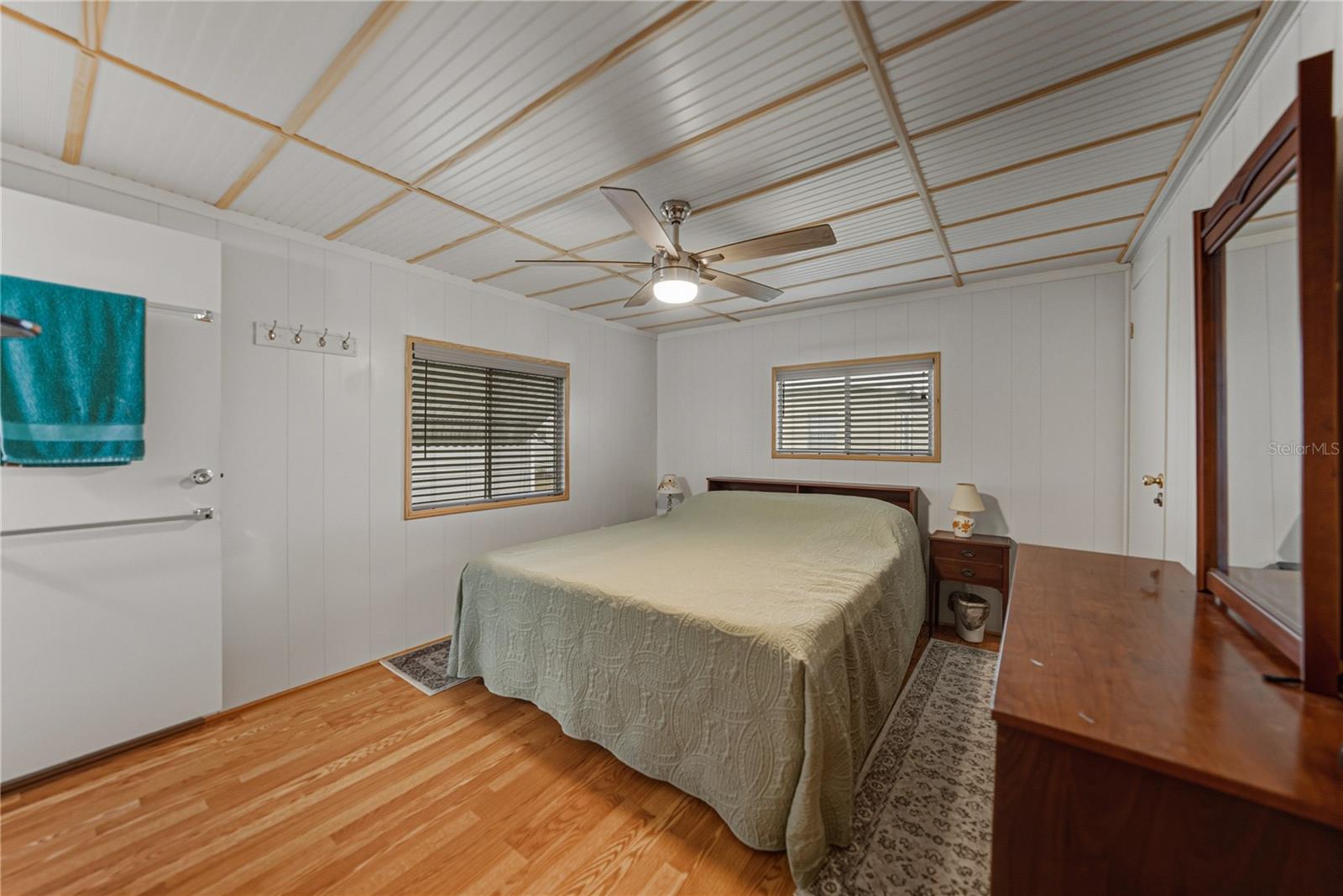 Image 20 of 39 For 37843 Barcelona Avenue