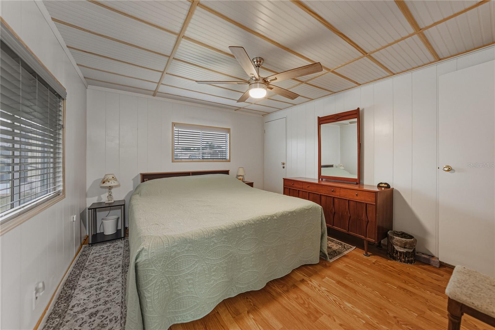 Image 21 of 39 For 37843 Barcelona Avenue