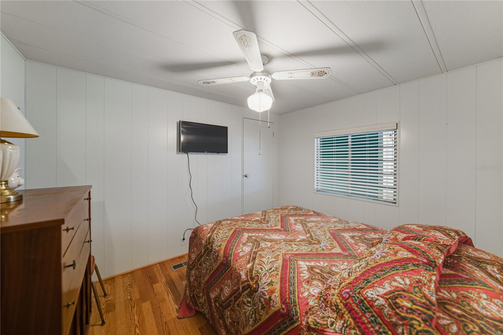 Image 25 of 39 For 37843 Barcelona Avenue