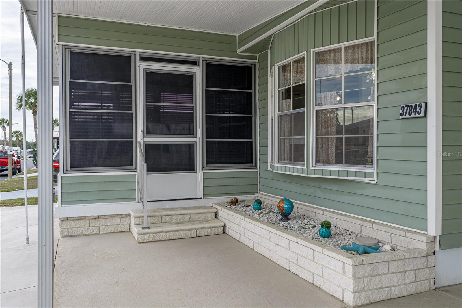 Image 7 of 39 For 37843 Barcelona Avenue