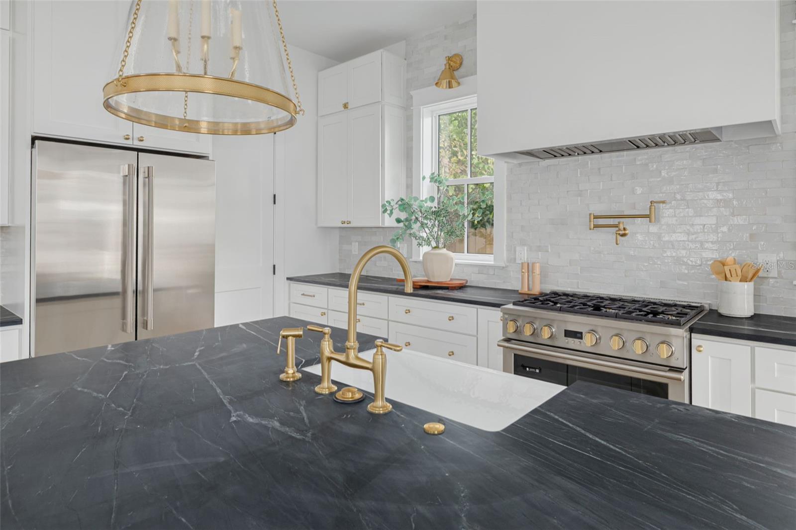 Image 10 of 36 For 621 37th Avenue N