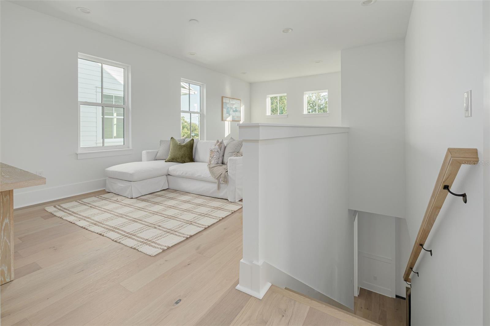 Image 16 of 36 For 621 37th Avenue N