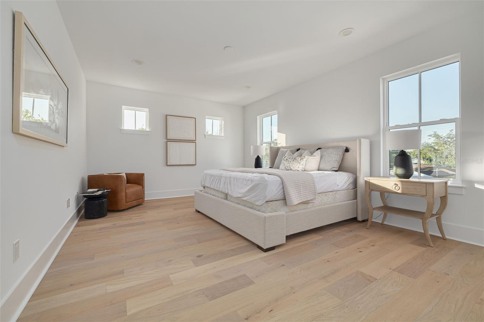 Image 19 of 36 For 621 37th Avenue N