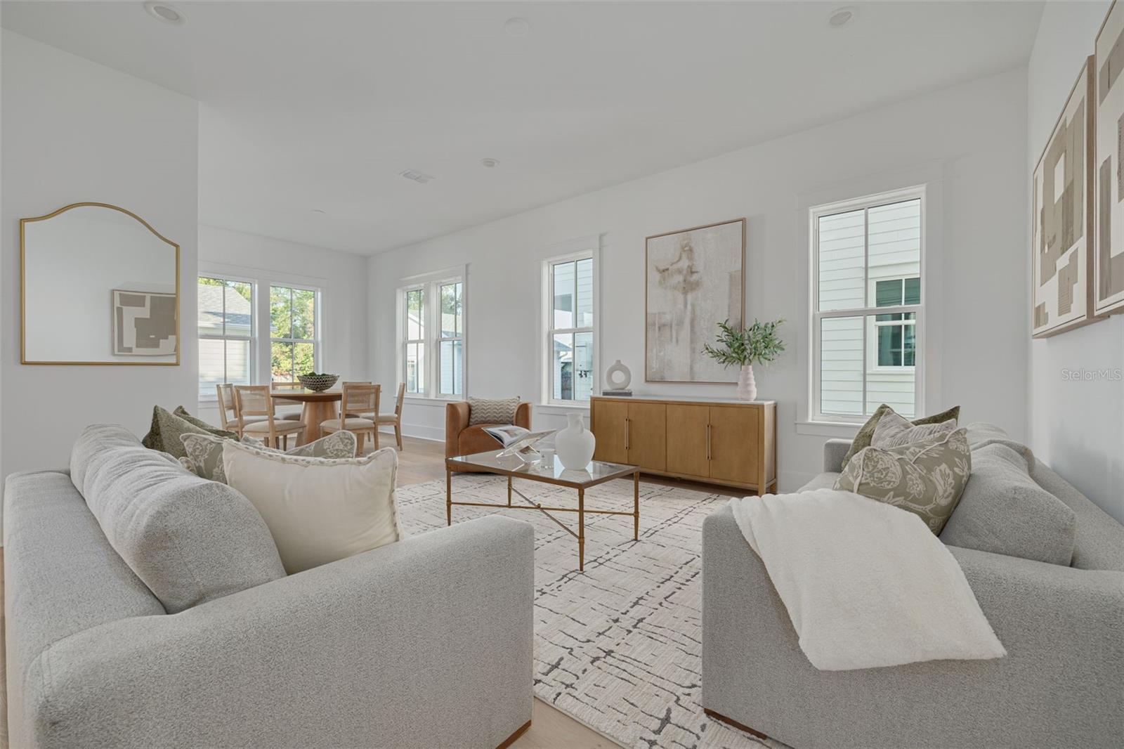 Image 4 of 36 For 621 37th Avenue N