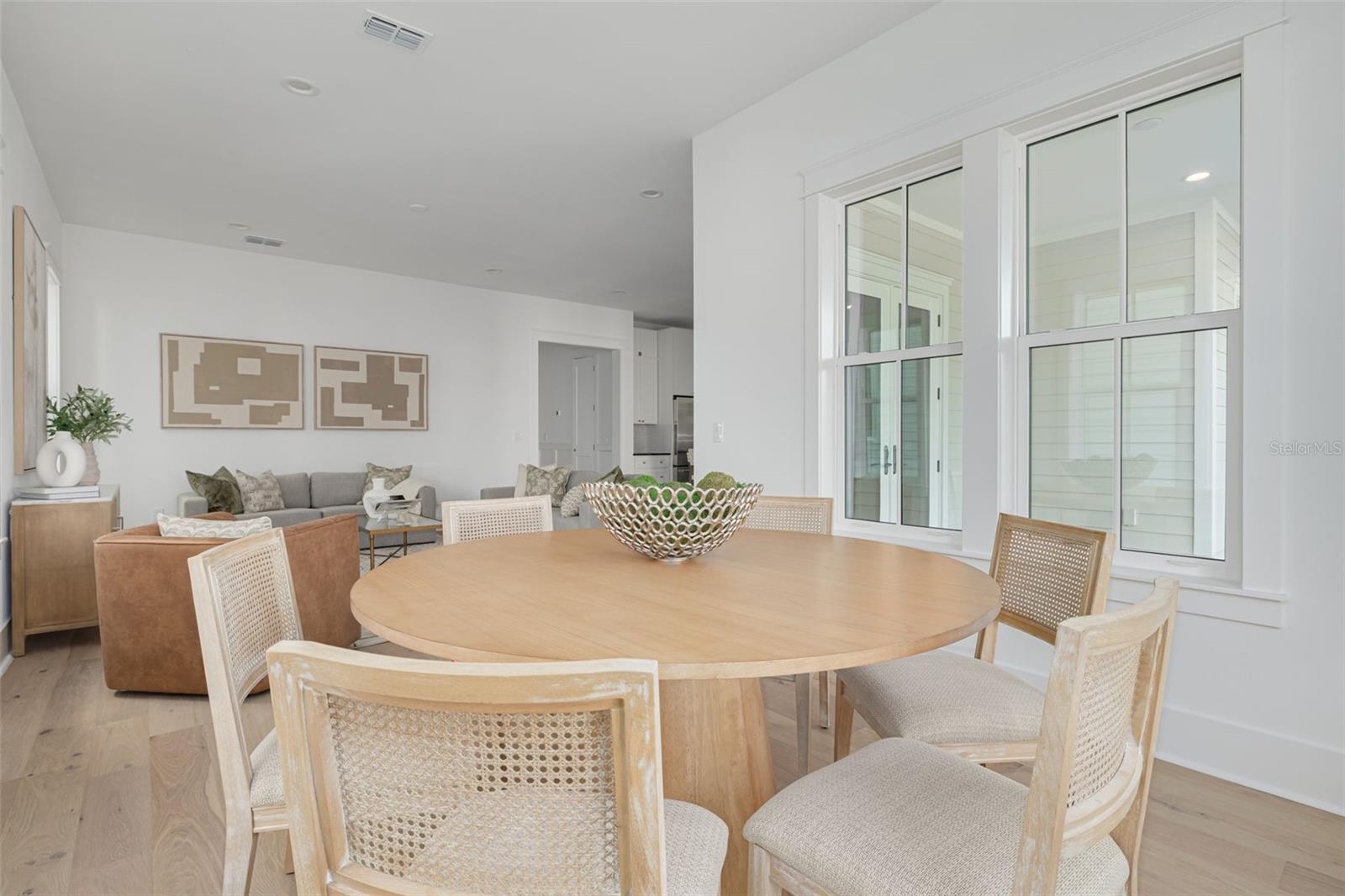 Image 5 of 36 For 621 37th Avenue N