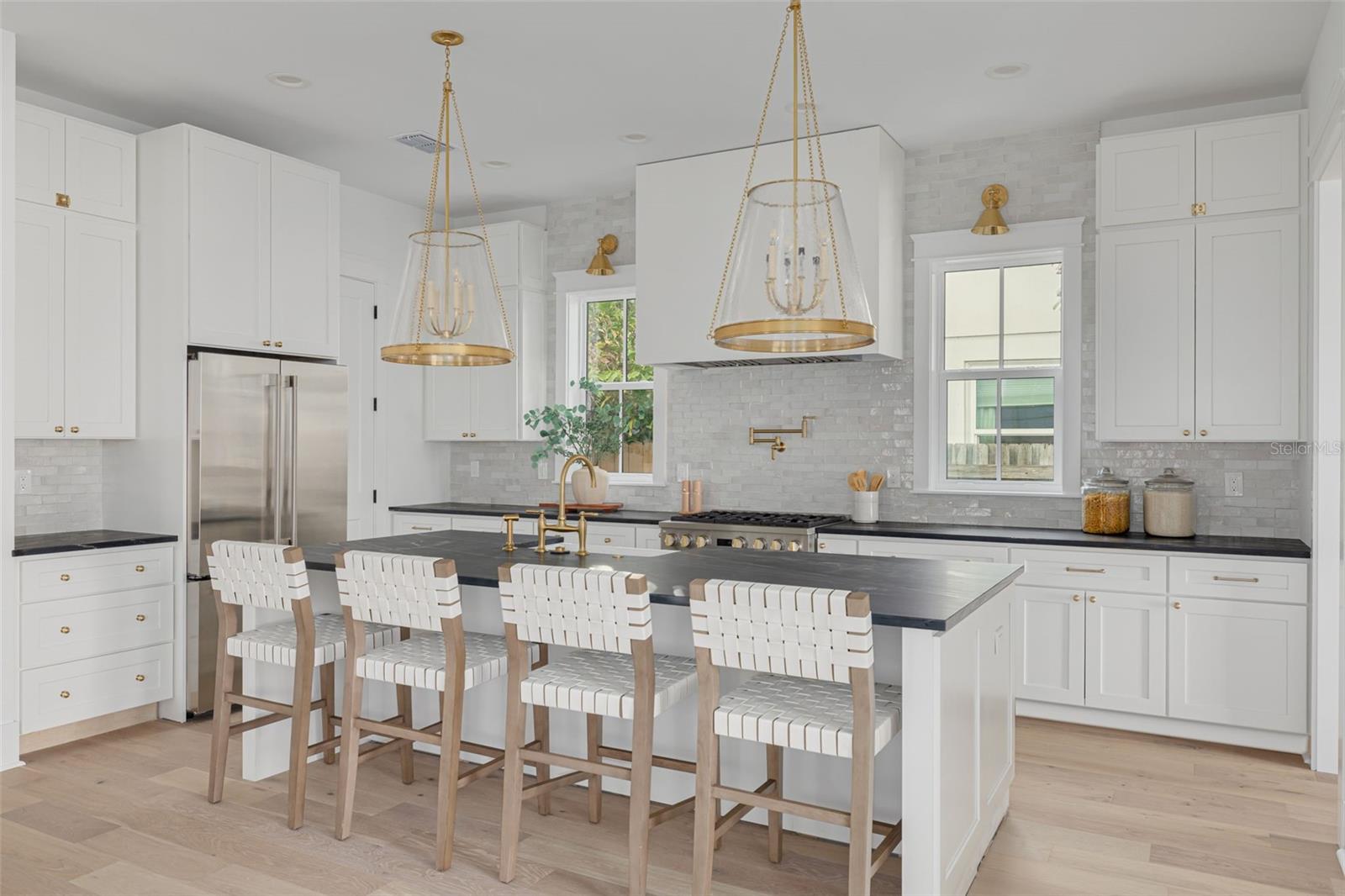 Image 6 of 36 For 621 37th Avenue N