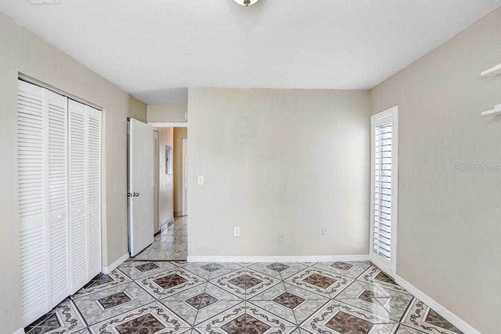 Image 7 of 19 For 3821 Lake Drive 223