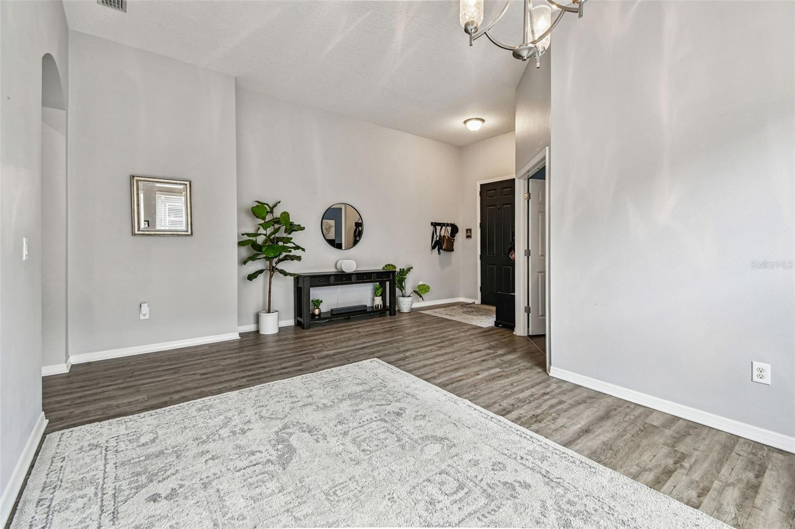 Image 14 of 72 For 21717 Billowy Jaunt Drive