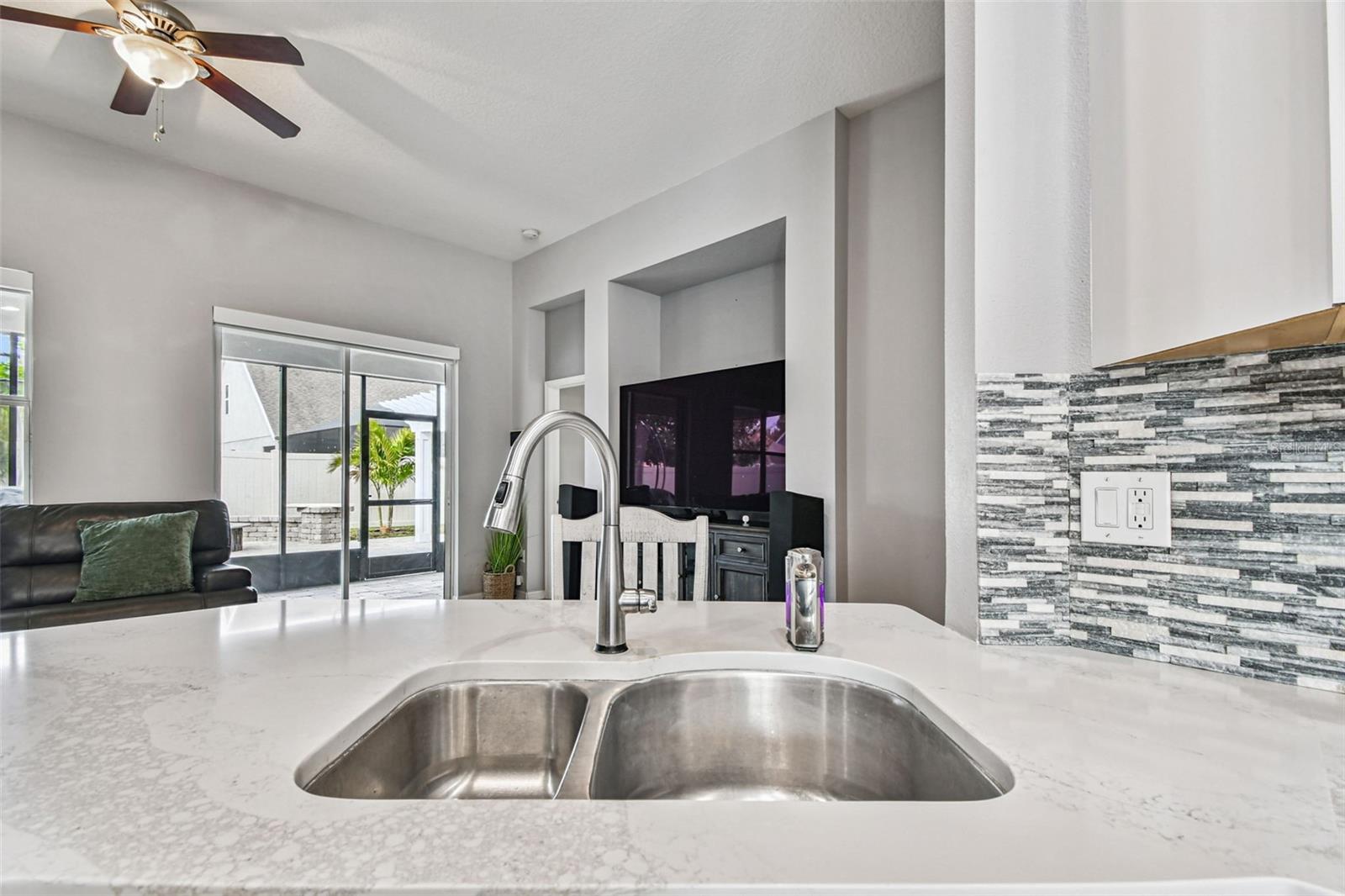 Image 29 of 72 For 21717 Billowy Jaunt Drive