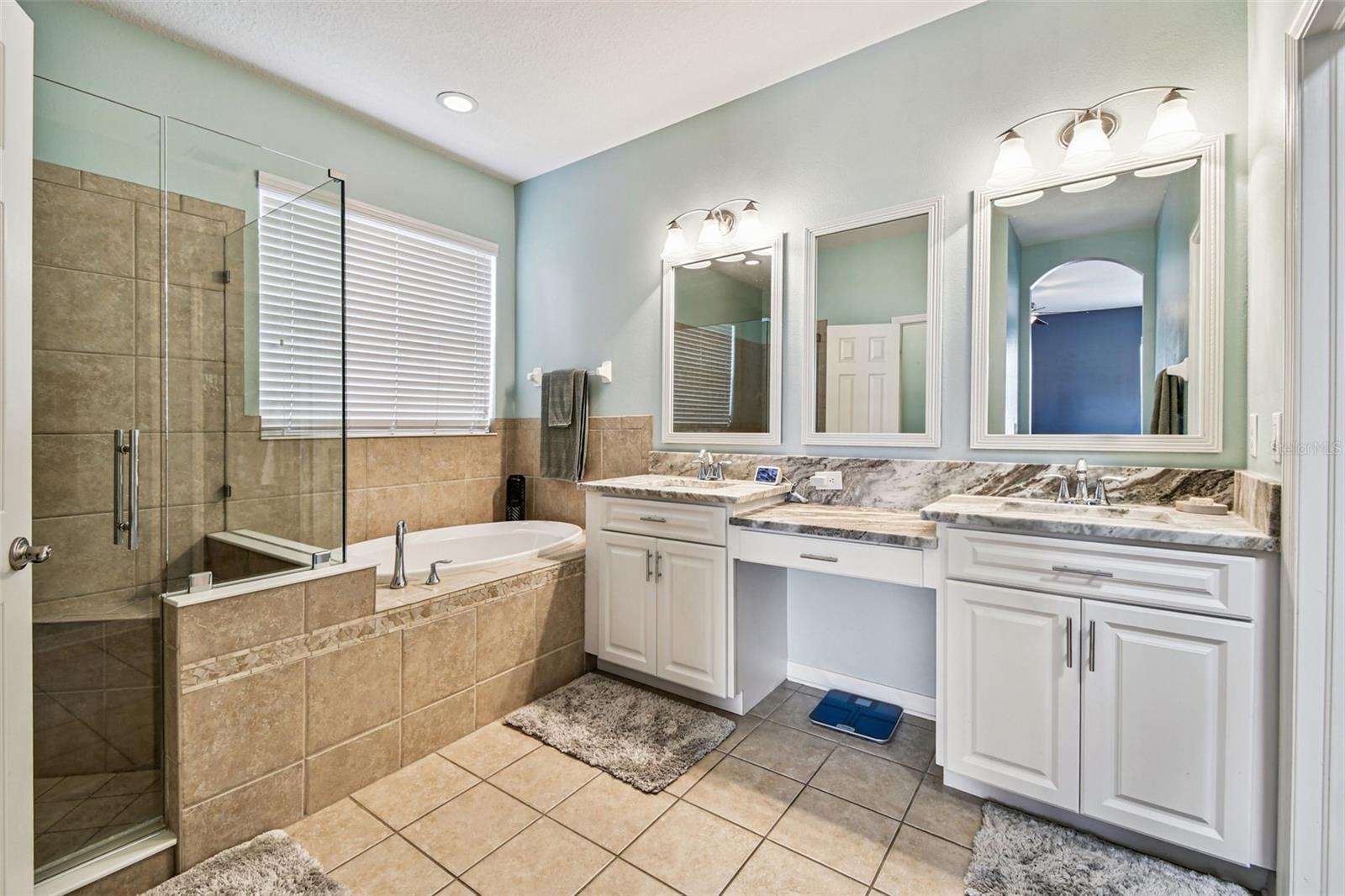 Image 38 of 72 For 21717 Billowy Jaunt Drive