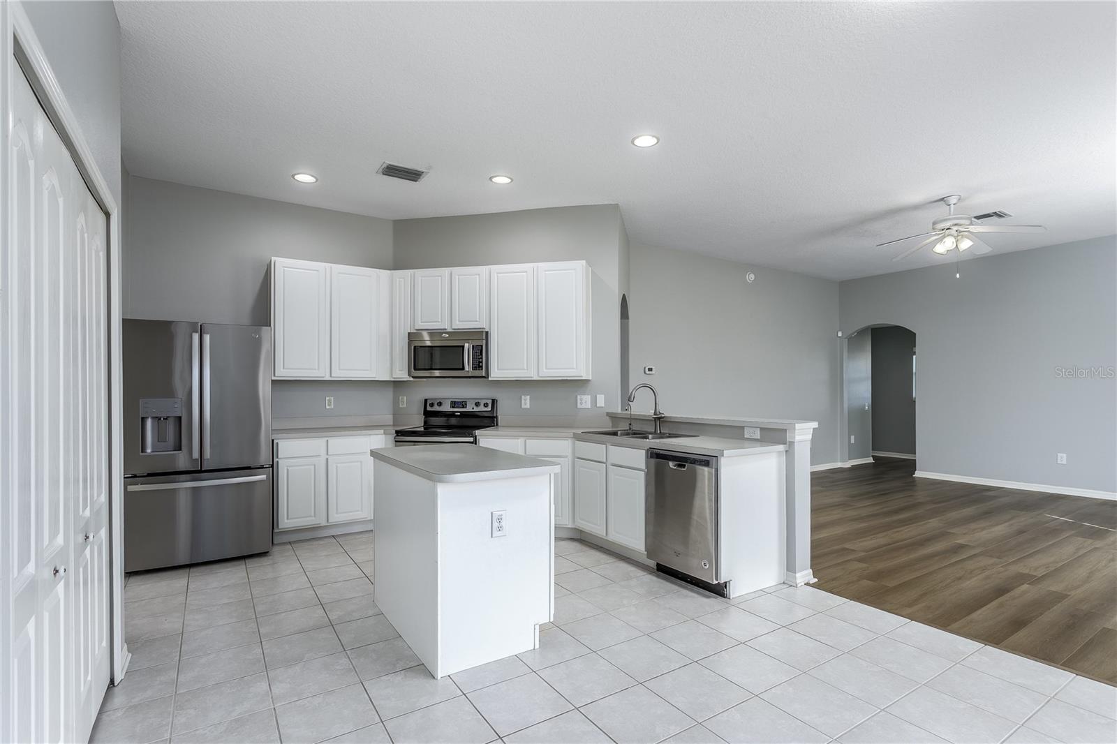 Image 10 of 35 For 5402 Spectacular Bid Drive