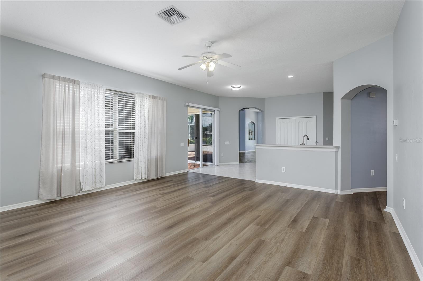 Image 13 of 35 For 5402 Spectacular Bid Drive