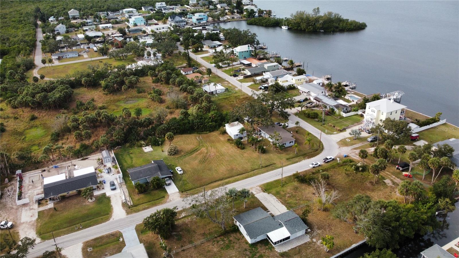 Image 8 of 10 For  Canal  