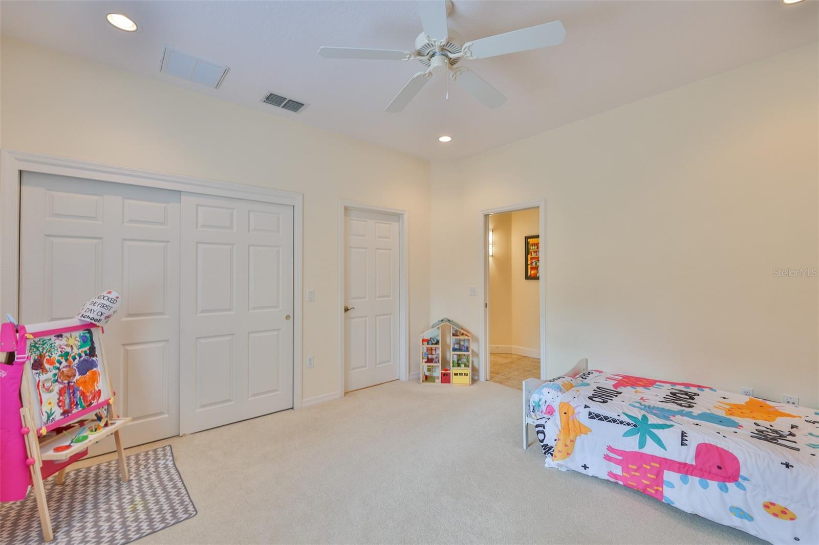 Image 33 of 50 For 11 Grandifloras Court