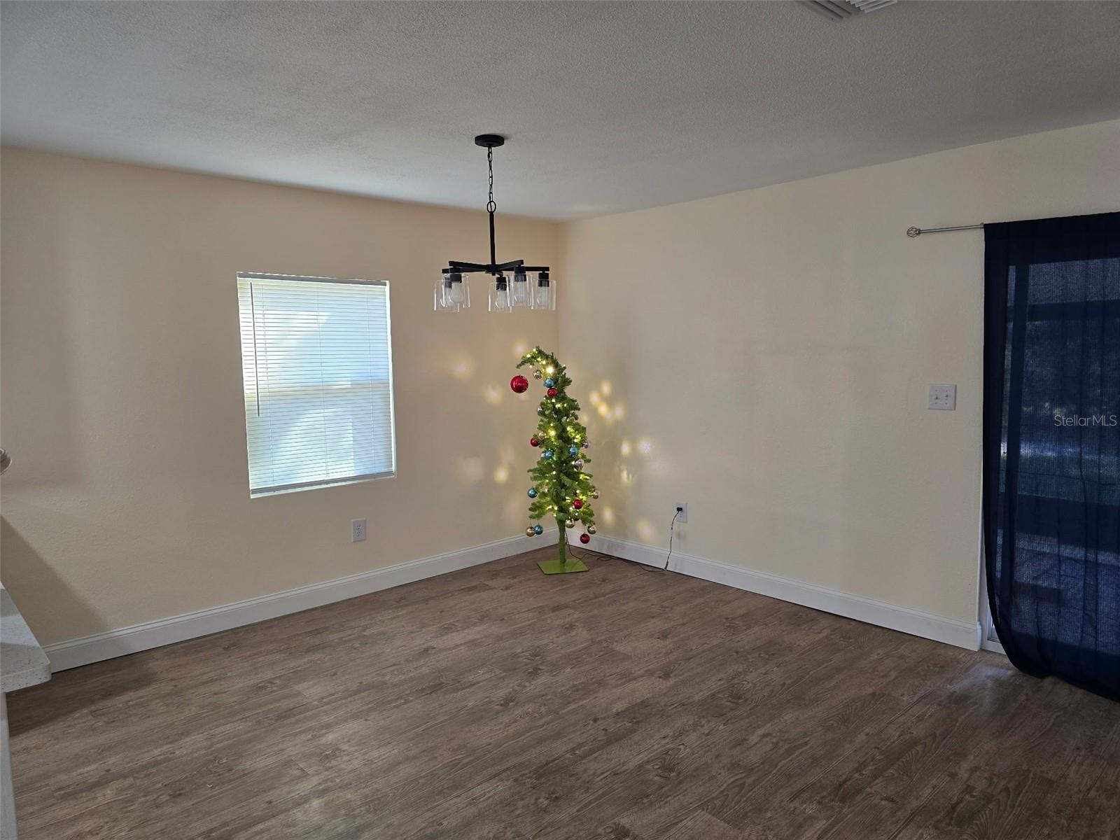 Image 11 of 32 For 2301 Moody Avenue