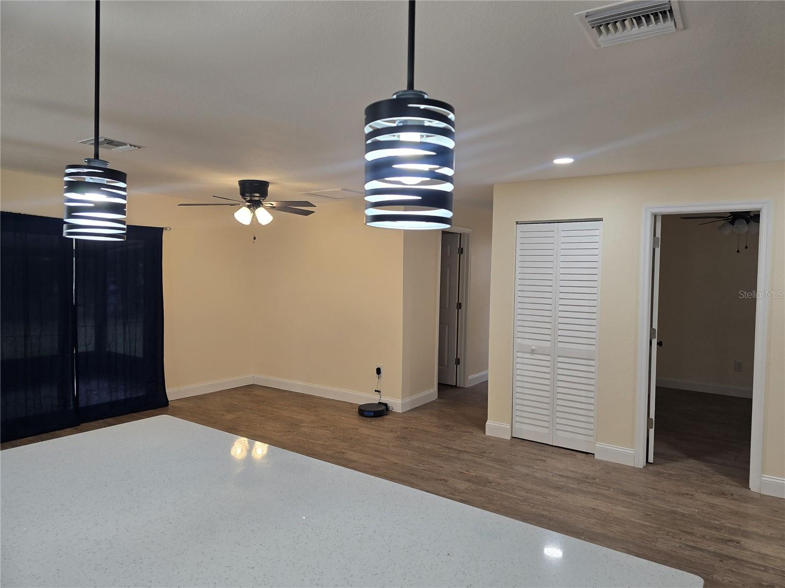 Image 6 of 32 For 2301 Moody Avenue