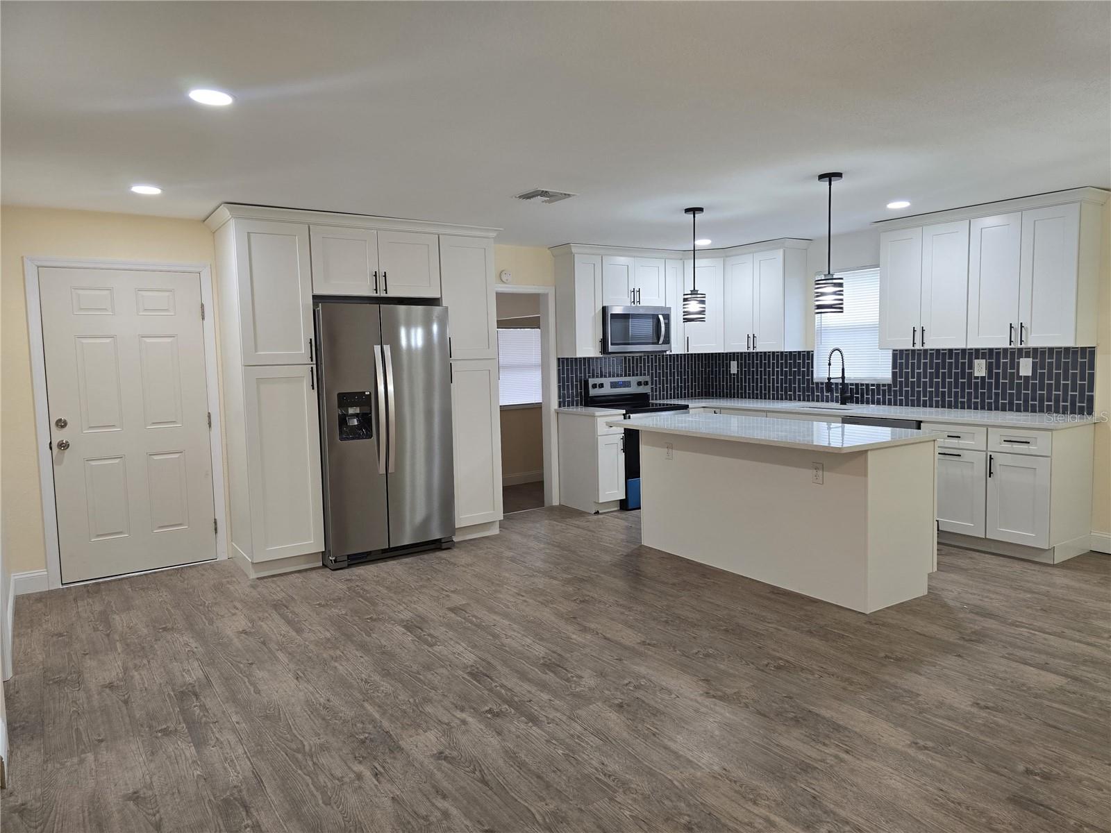 Image 7 of 32 For 2301 Moody Avenue