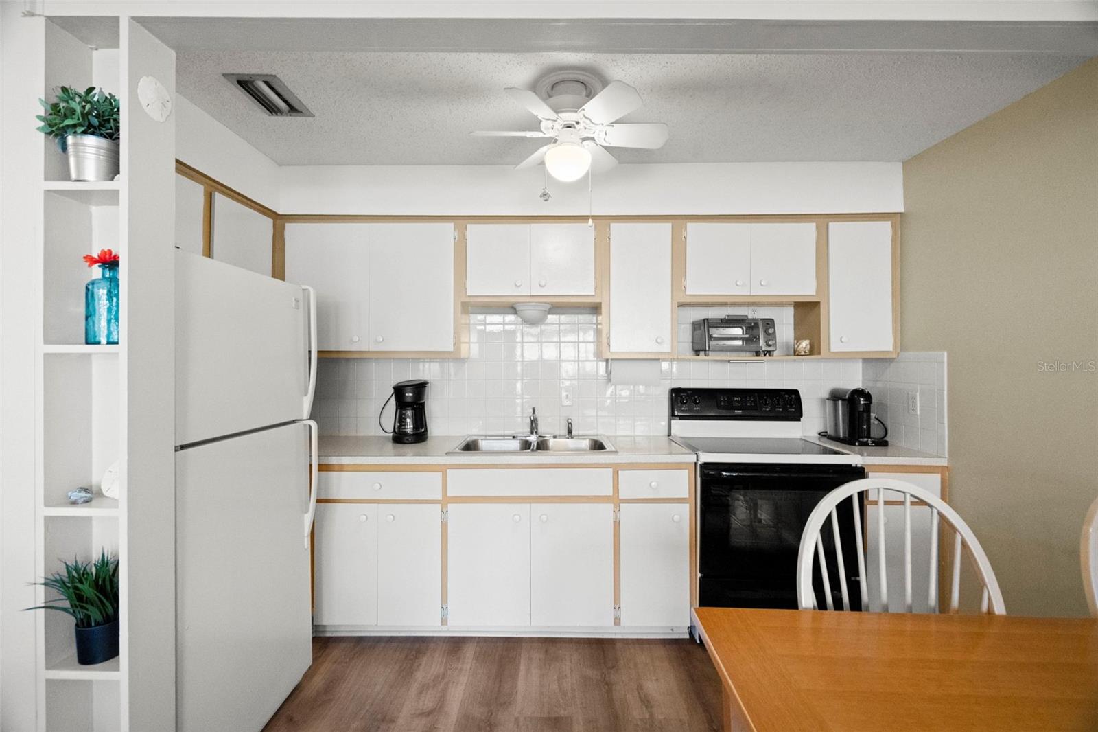 Image 10 of 24 For 4353 Tahitian Gardens Cir B