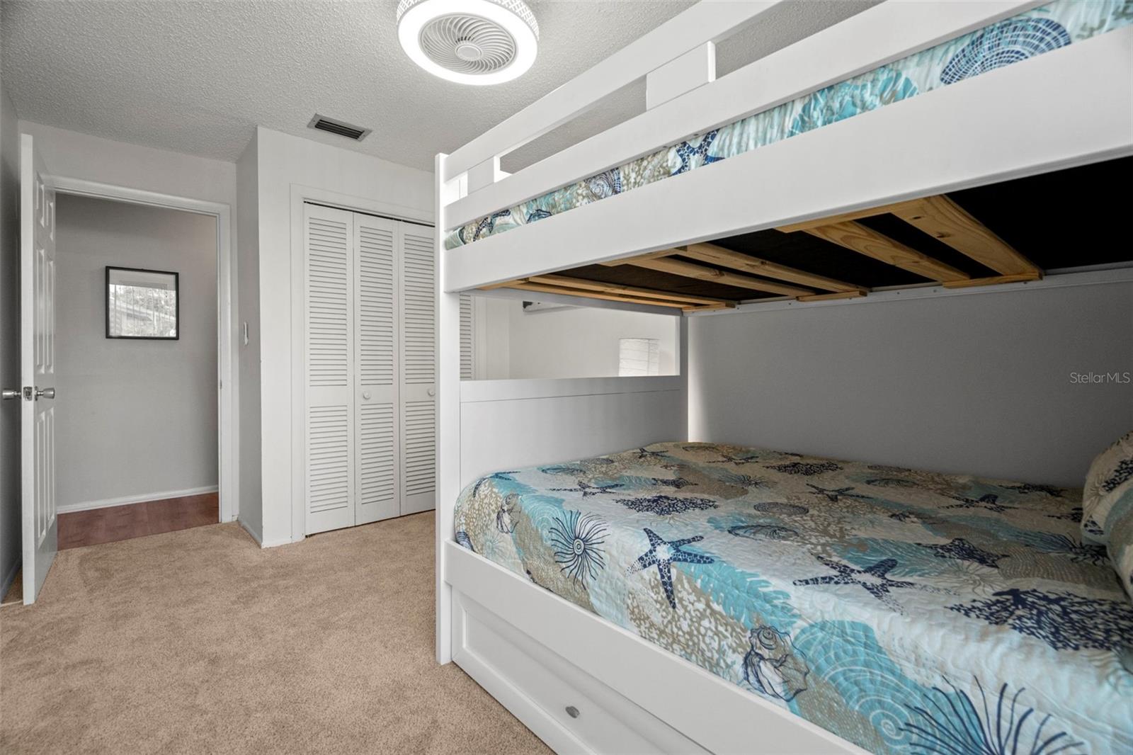 Image 12 of 24 For 4353 Tahitian Gardens Cir B