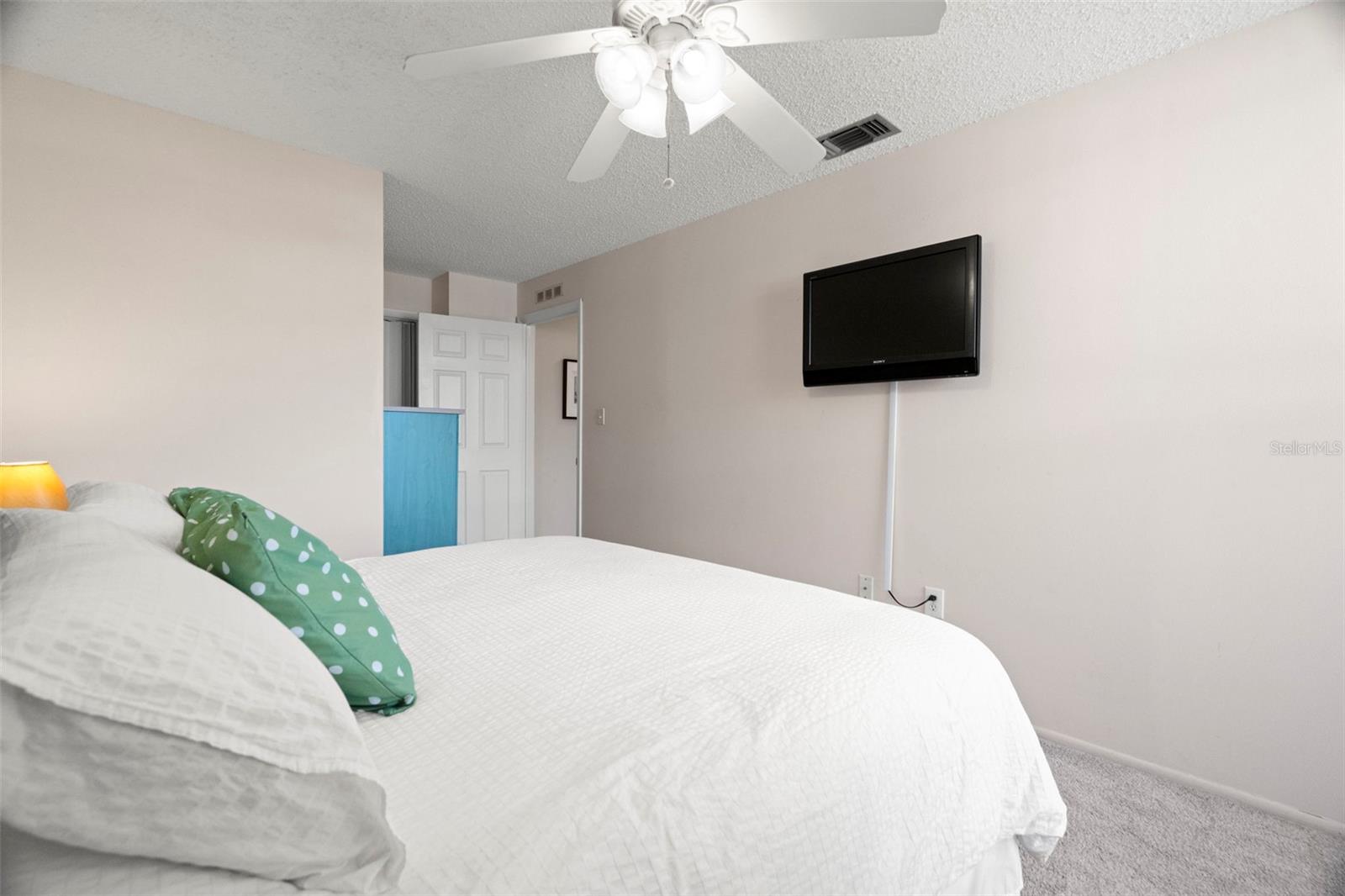 Image 17 of 24 For 4353 Tahitian Gardens Cir B