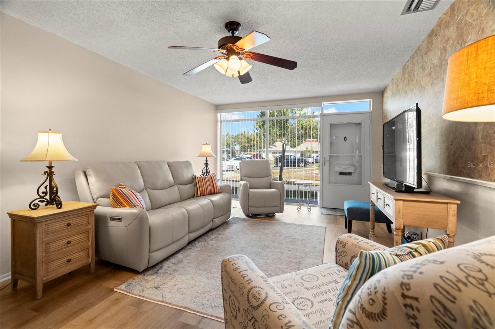 Image 4 of 24 For 4353 Tahitian Gardens Cir B