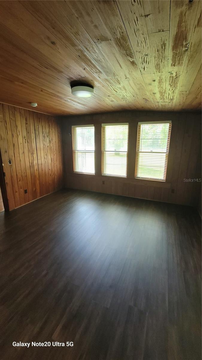 Image 9 of 24 For 36445 Trilby Road