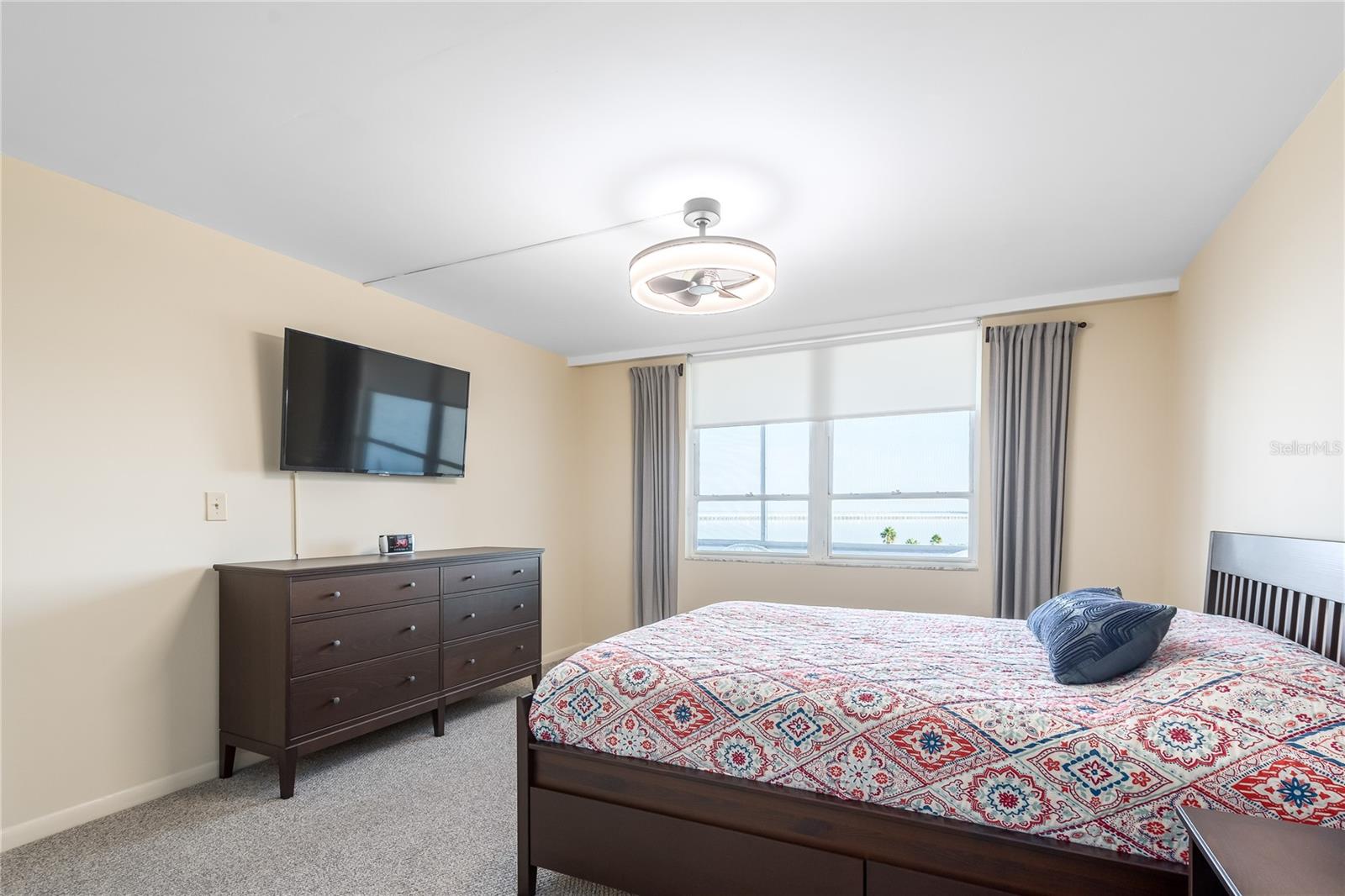 Image 10 of 40 For 2616 Cove Cay Drive 802