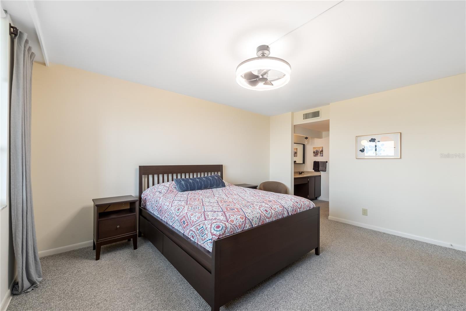 Image 12 of 40 For 2616 Cove Cay Drive 802