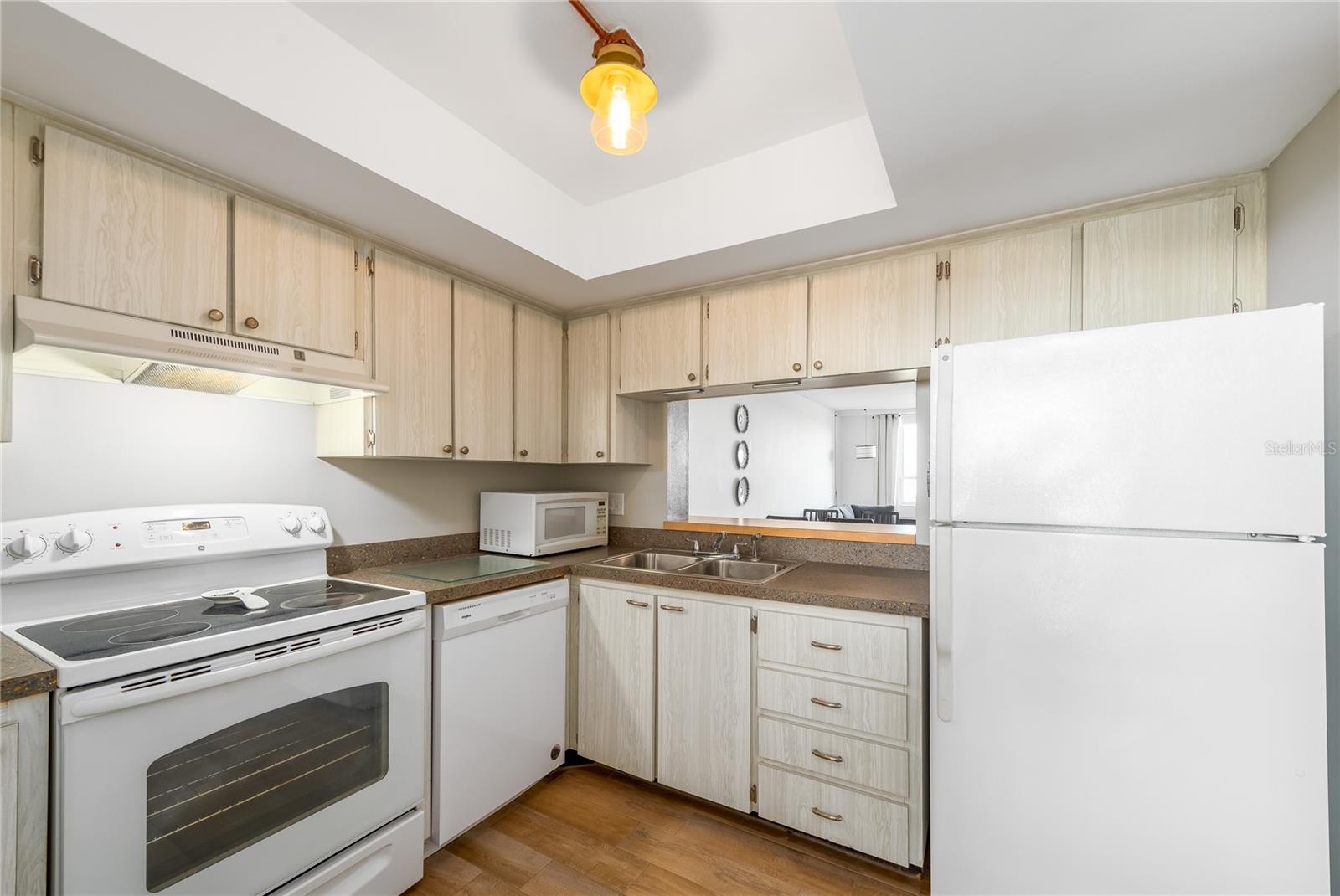 Image 18 of 40 For 2616 Cove Cay Drive 802