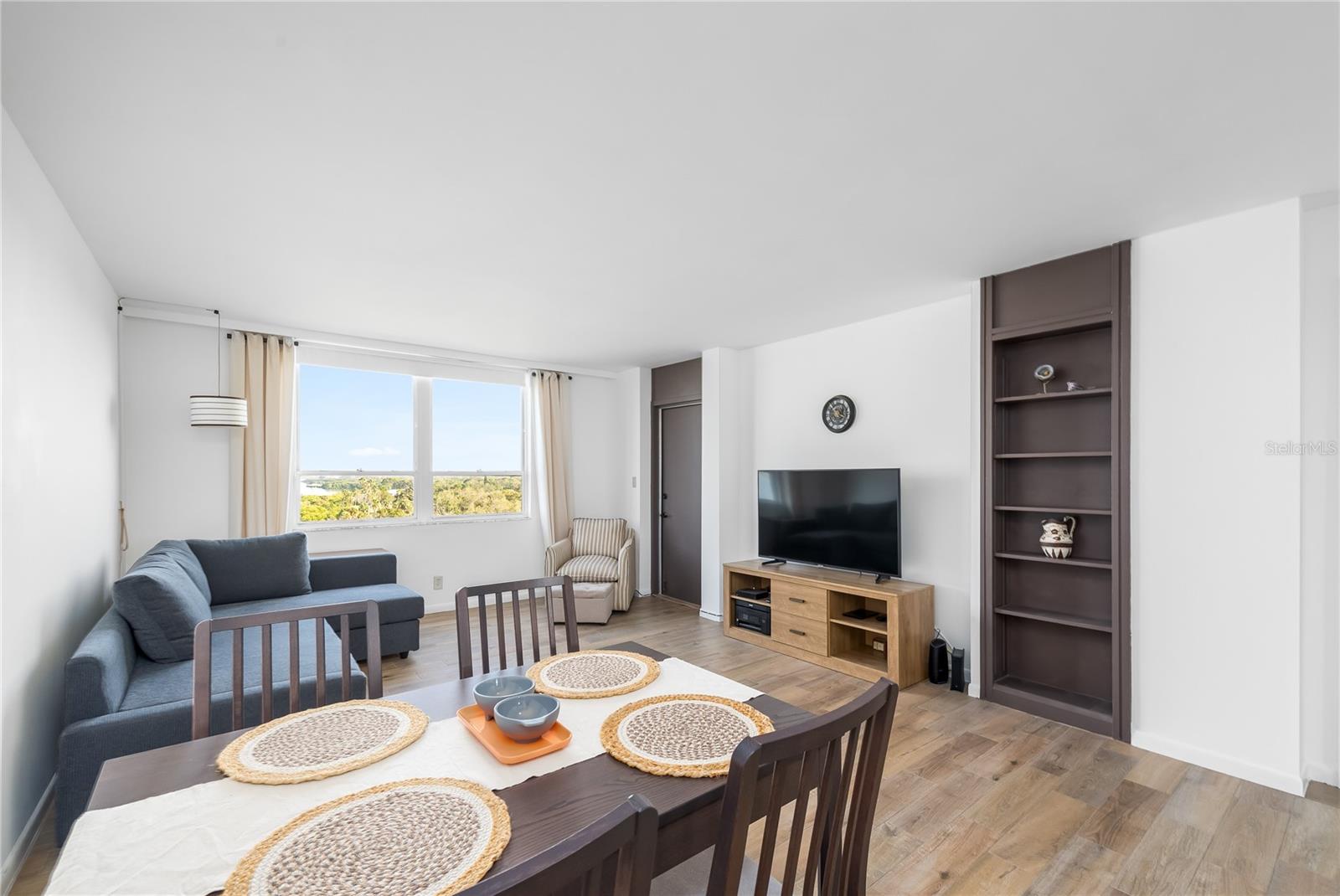 Image 20 of 40 For 2616 Cove Cay Drive 802