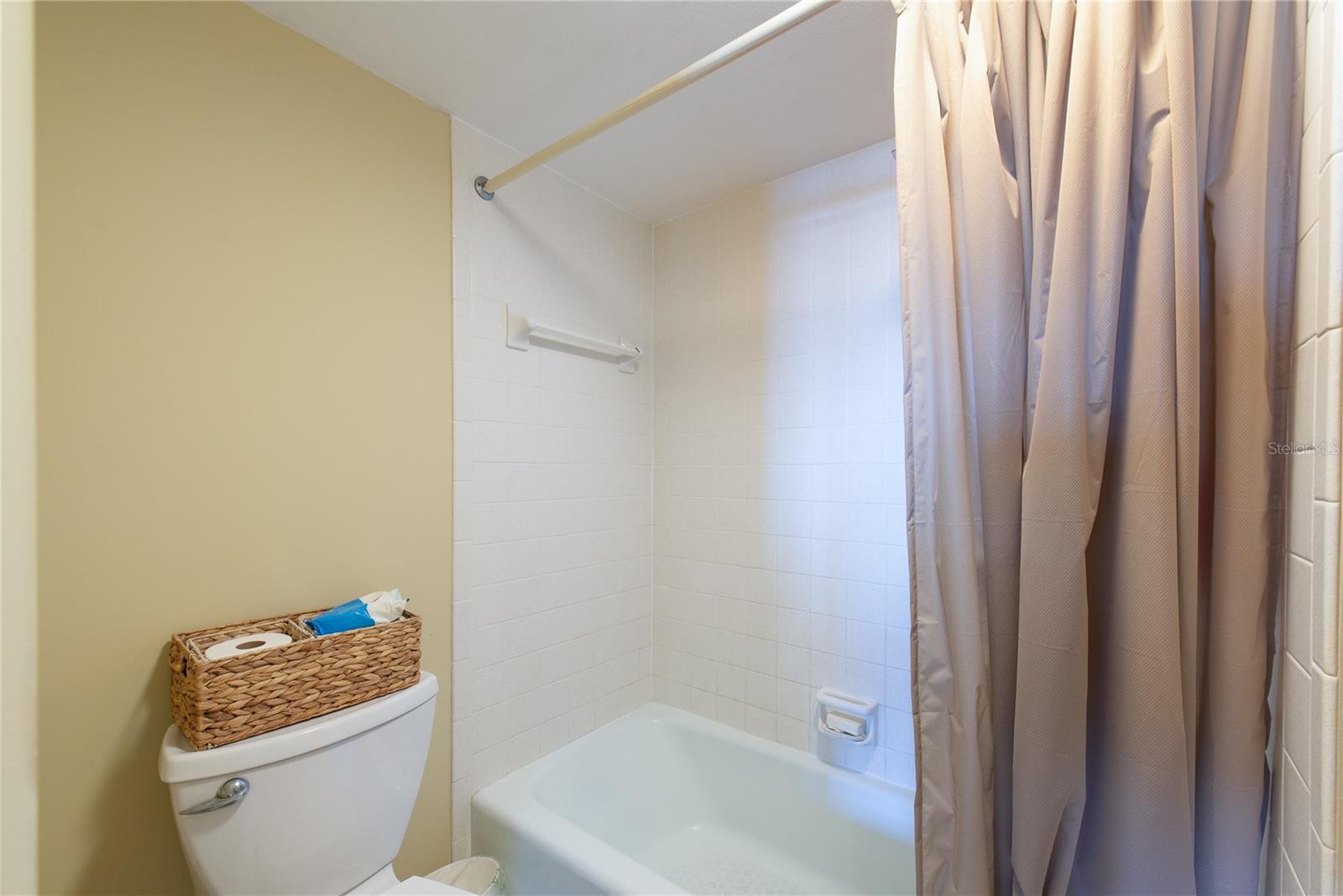 Image 27 of 40 For 2616 Cove Cay Drive 802