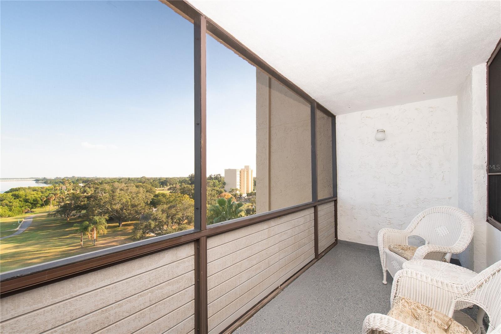 Image 4 of 40 For 2616 Cove Cay Drive 802