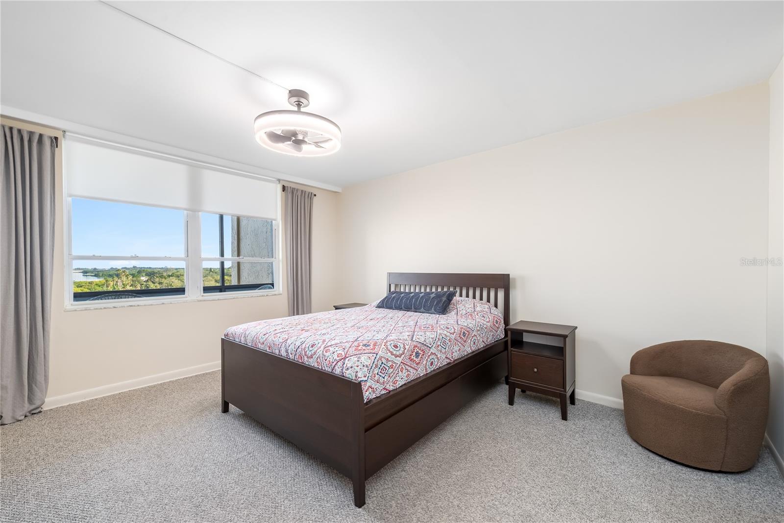 Image 8 of 40 For 2616 Cove Cay Drive 802