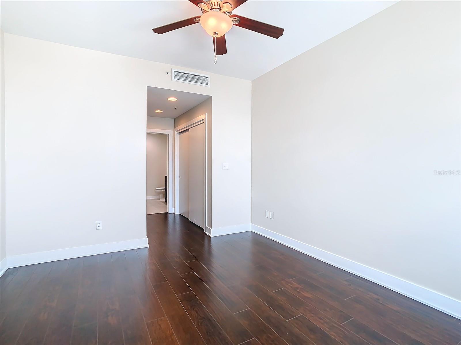 Image 26 of 59 For 1208 Kennedy Boulevard 1209