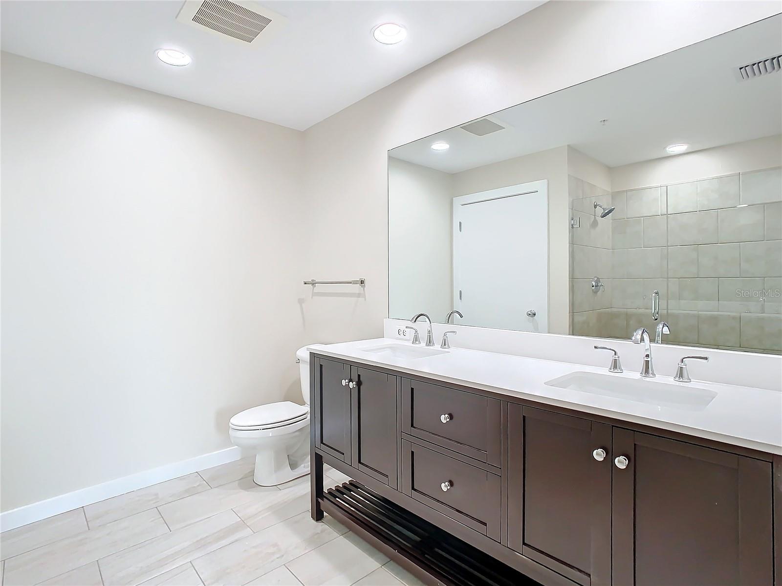 Image 30 of 59 For 1208 Kennedy Boulevard 1209