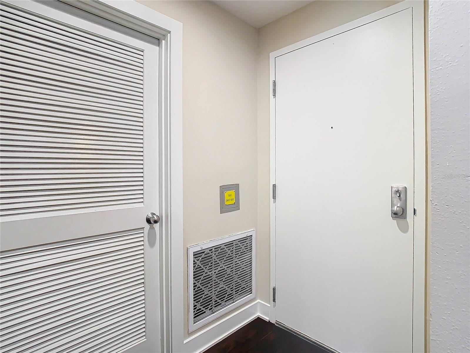 Image 6 of 59 For 1208 Kennedy Boulevard 1209