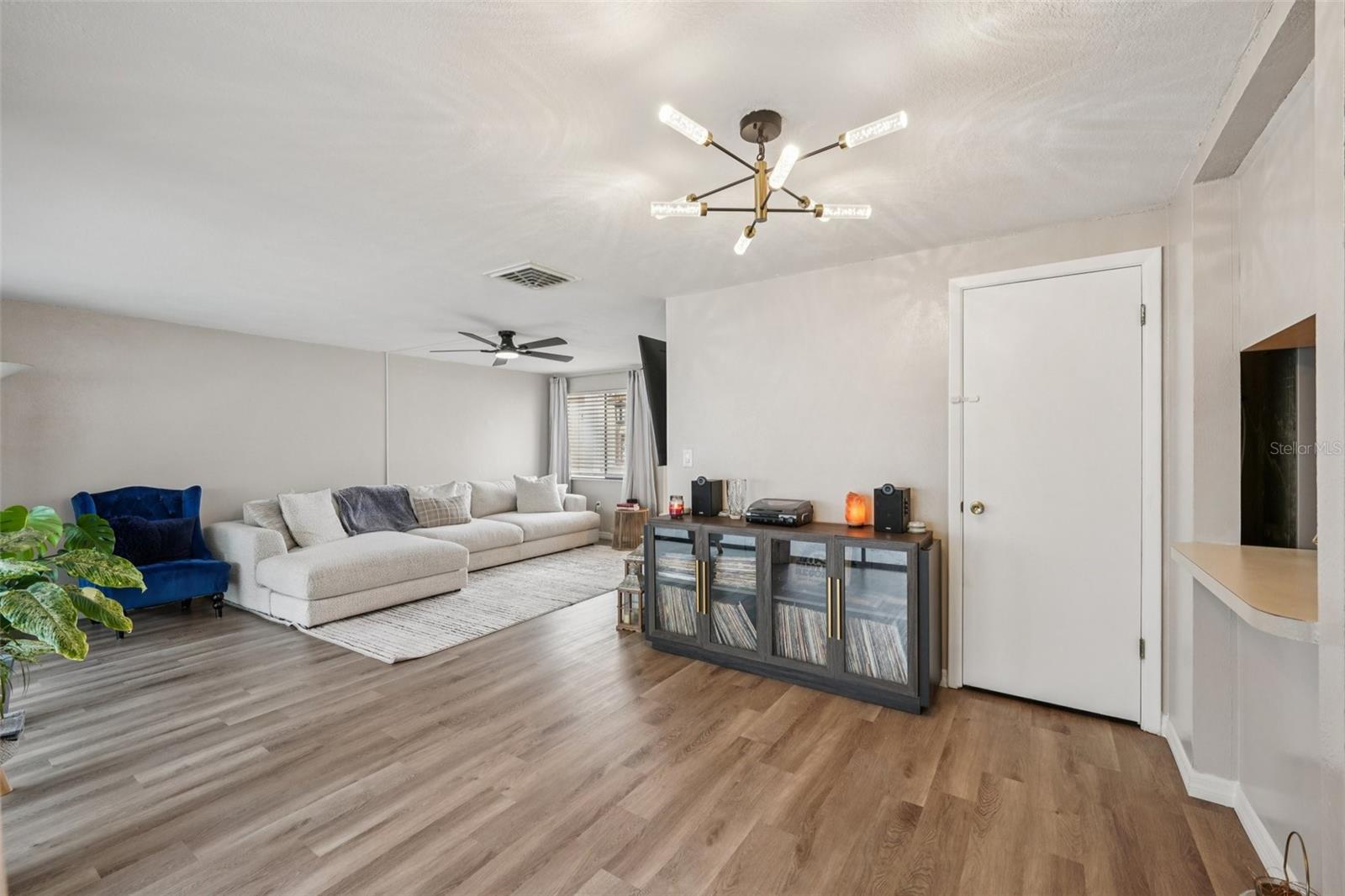 Image 14 of 80 For 12824 Settlers Drive