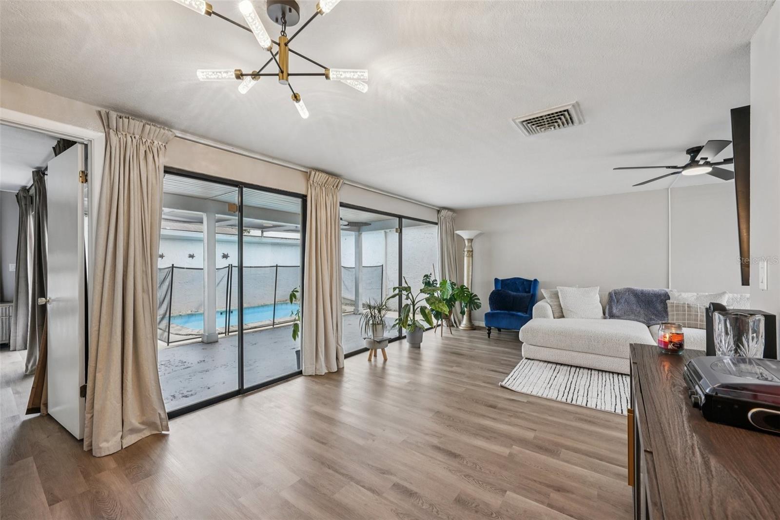 Image 17 of 80 For 12824 Settlers Drive