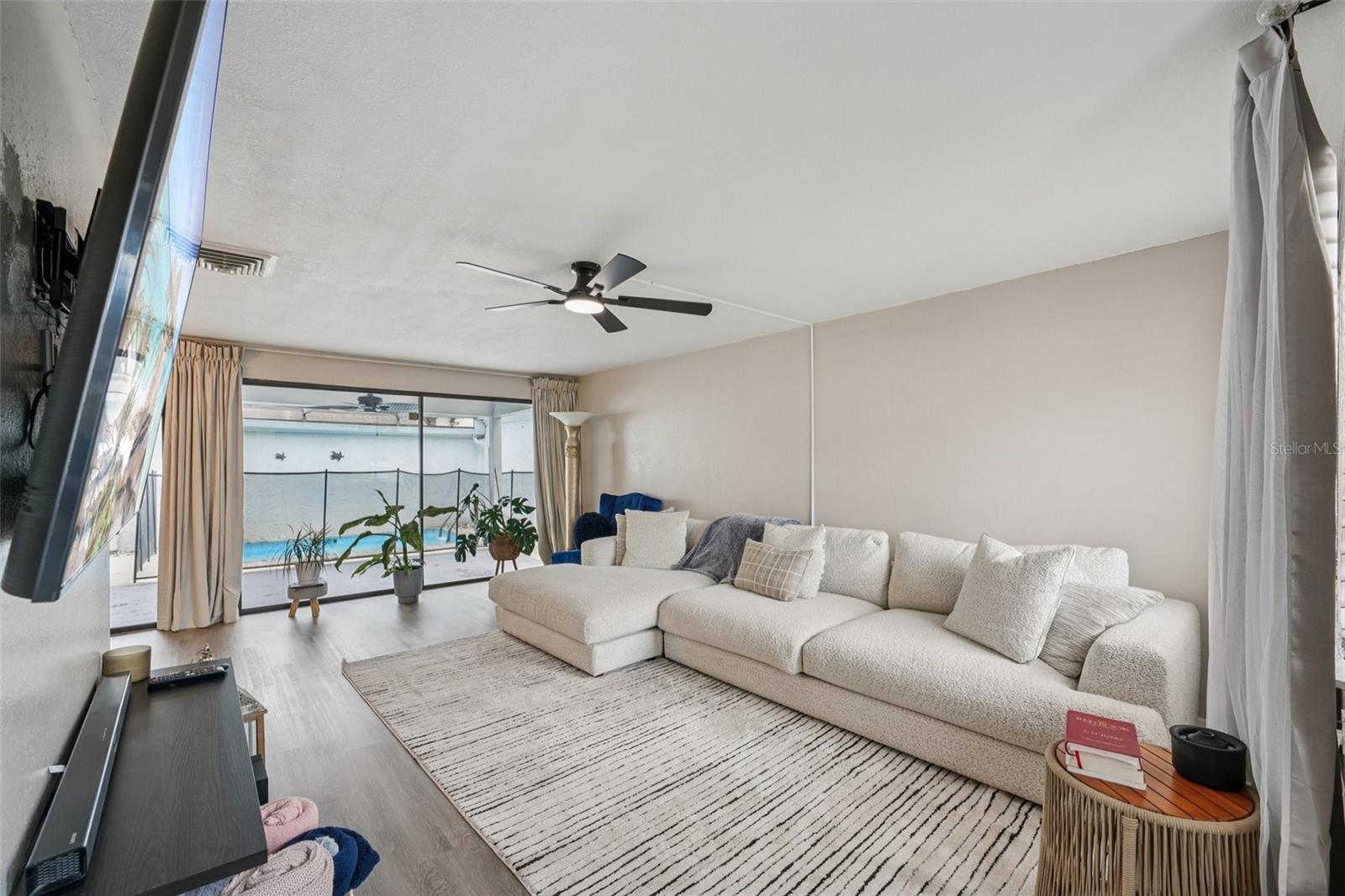 Image 8 of 80 For 12824 Settlers Drive