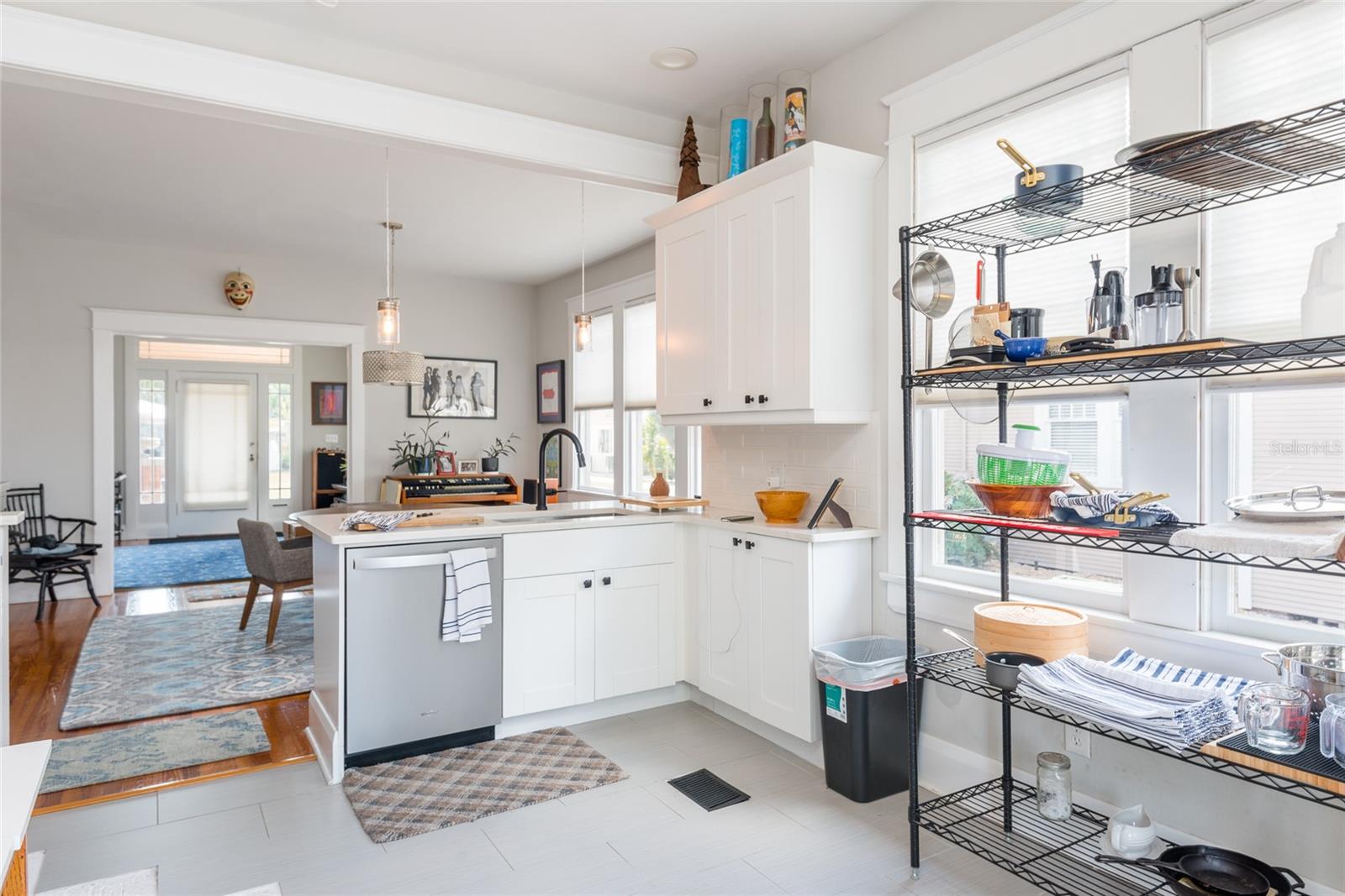 Image 11 of 25 For 705 Alfred Street