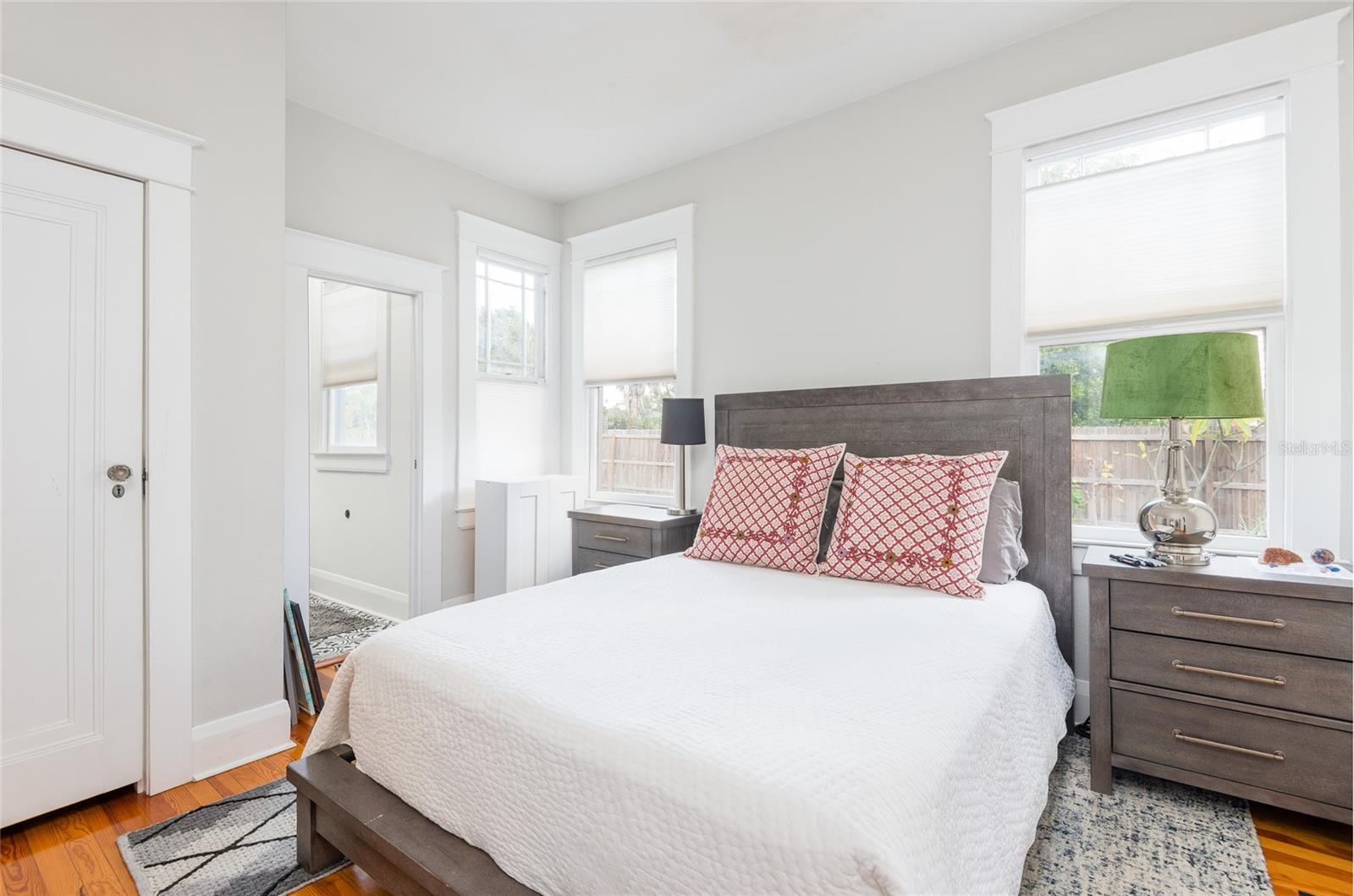 Image 12 of 25 For 705 Alfred Street