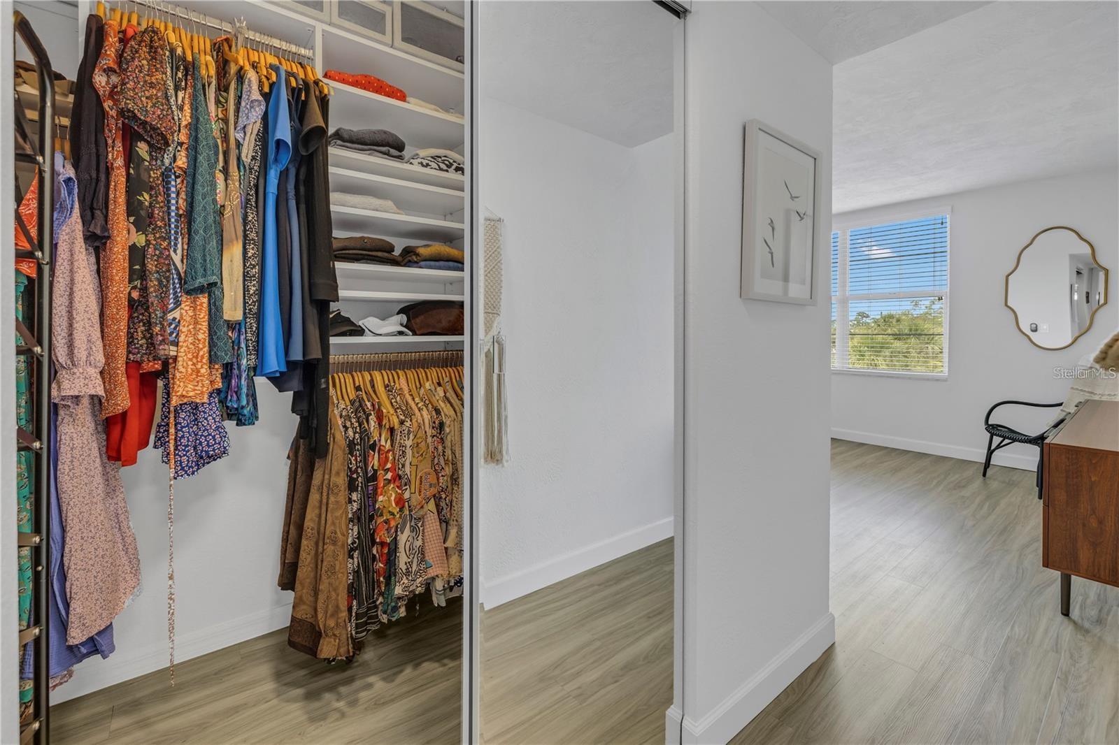 Image 11 of 21 For 4651 1st Street Ne 309