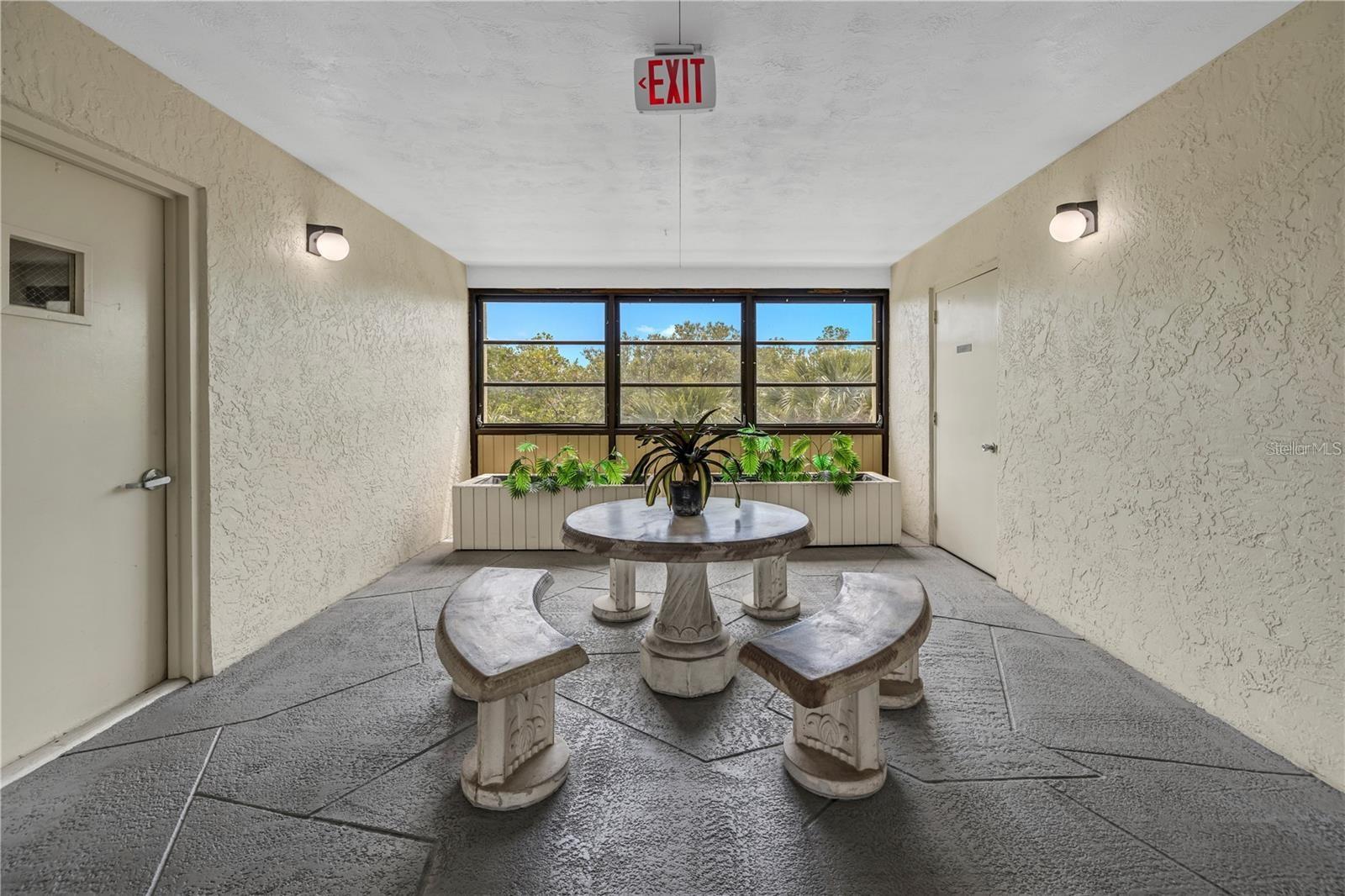 Image 16 of 21 For 4651 1st Street Ne 309