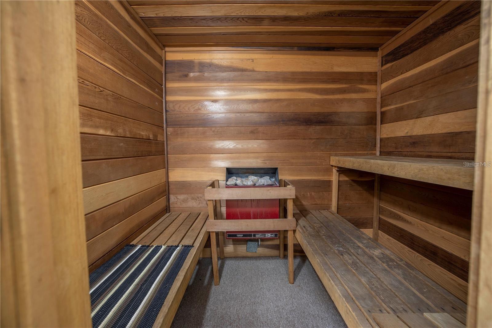 Image 18 of 21 For 4651 1st Street Ne 309